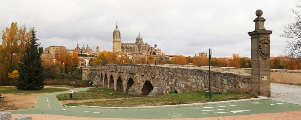 Apartamento Turistico Puente Romano P3 BAJO - B Apartment in Salamanca