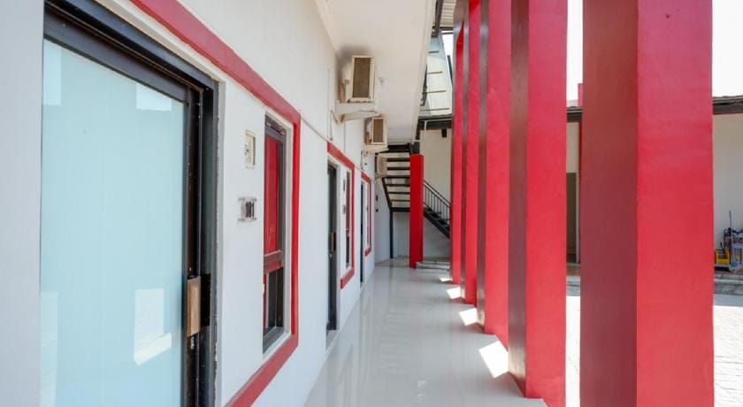 RedDoorz Syariah near Alun Alun Tegal Bed and Breakfast in Indonesia