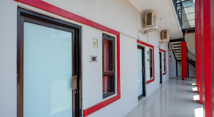 RedDoorz Syariah near Alun Alun Tegal Bed and Breakfast in Indonesia