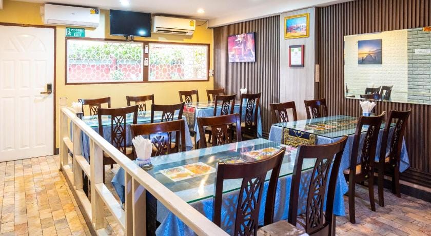 Usman Halal Home Hostel in Bangkok