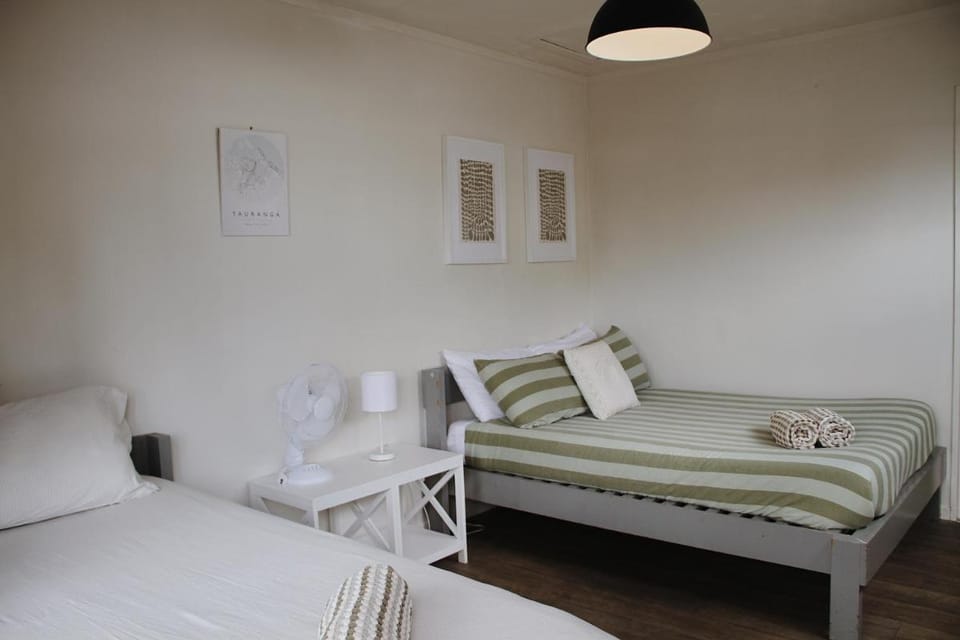 Hugo & Carters Backpackers & Motel Hostel in Tauranga