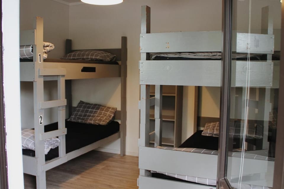 Hugo & Carters Backpackers & Motel Hostel in Tauranga