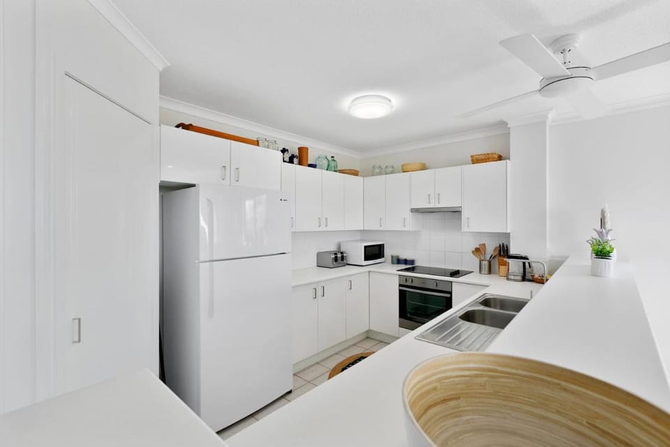 Sunny and spacious Sunshine Beach Apartment in Sunrise Beach
