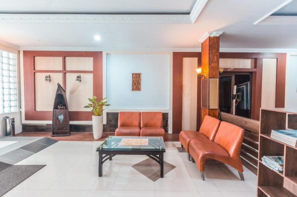Hotel O Edotel Smkn 1 Pacet Syariah Hotel in South Jakarta City