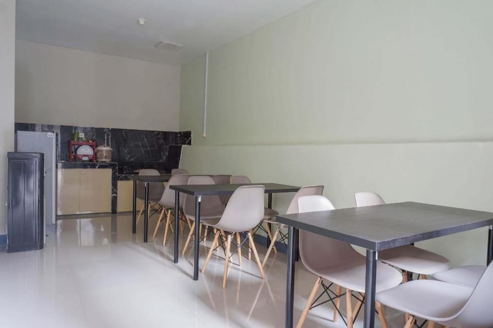 Residences by RedDoorz near MT Haryono (Minimum Stay 6 Nights) Hotel in South Jakarta City