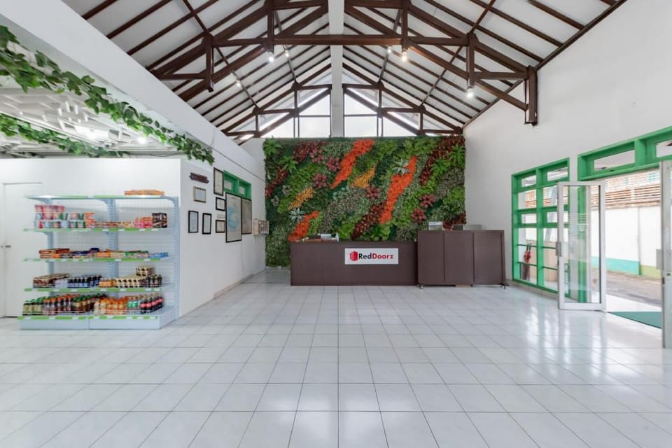 RedDoorz @ Jalan R.E. Martadinata Sukabumi Bed and Breakfast in West Java