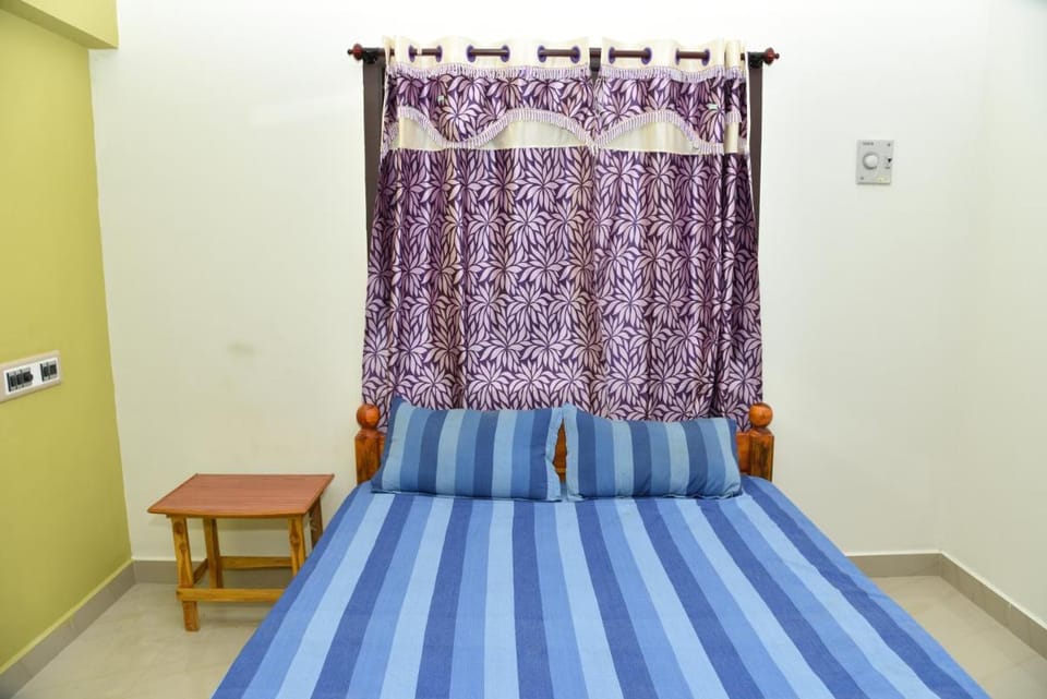 Thirumalai Home Stay - Group & Family Stay Room VL Swami Malai Temple Vacation rental in Tamil Nadu