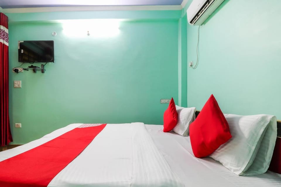 Hotel O Balaji Guest house Hotel in Lucknow