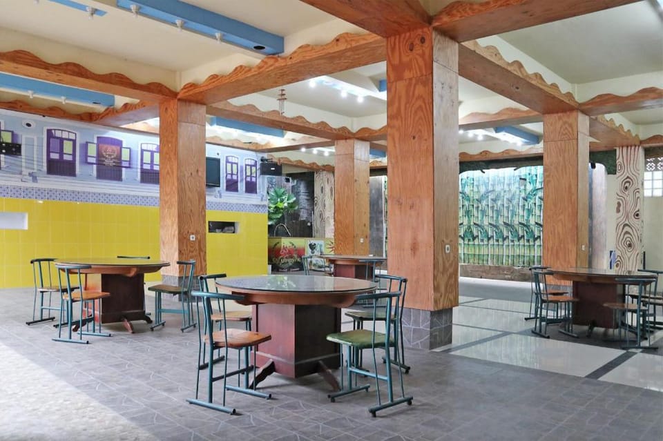 Hotel O M Authentic Kost Man Hotel in Padang