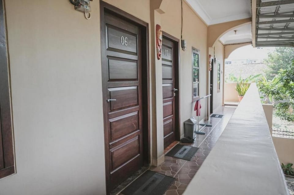 RedDoorz Syariah near Jamtos Jambi 2 Bed and Breakfast in Indonesia