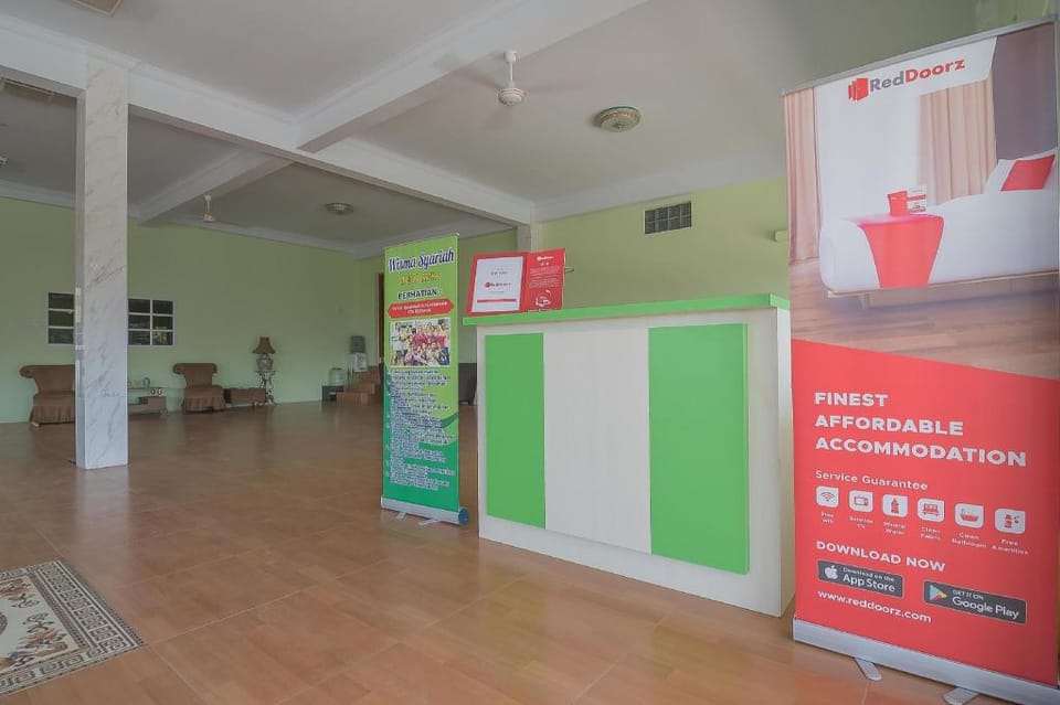 RedDoorz Syariah near Museum Wisma Karya Subang Bed and Breakfast in West Java
