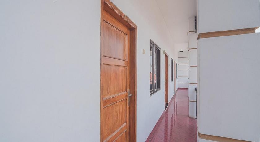 RedDoorz Plus near RSUD Majalengka Bed and Breakfast in West Java