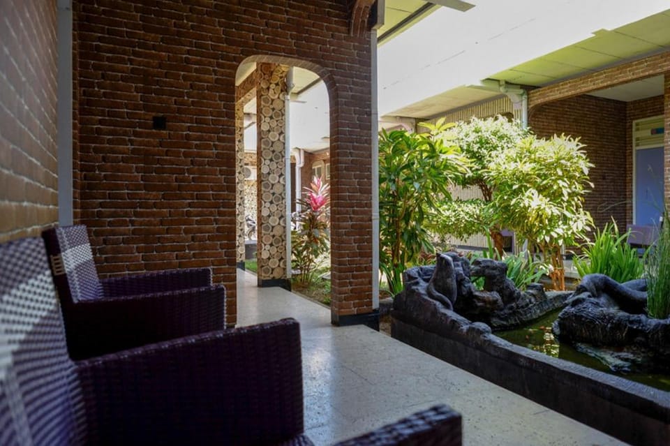 RedDoorz near Stasiun Kebumen Bed and Breakfast in Indonesia
