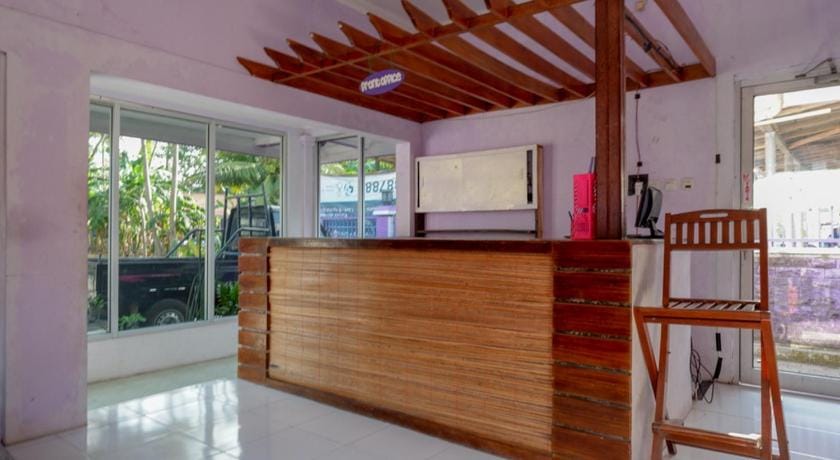 RedDoorz near Goa Jatijajar 2 Bed and Breakfast in Indonesia