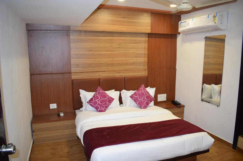 Hotel Palak Palace Hotel in Ahmedabad