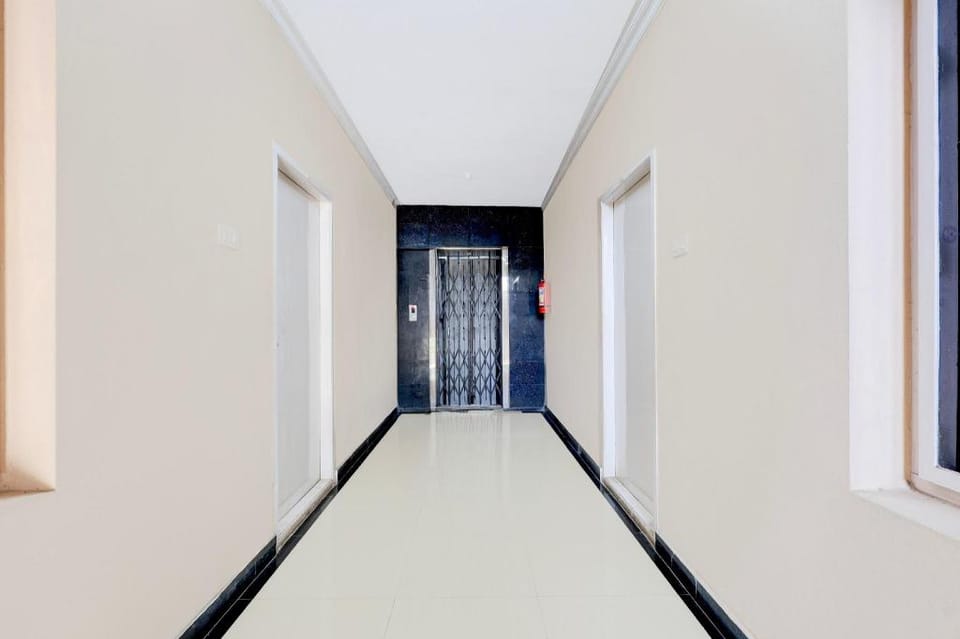 Super Collection O Bhanugudi Junction Kakinada Formerly Stay Inn Luxury Hotel in Andhra Pradesh