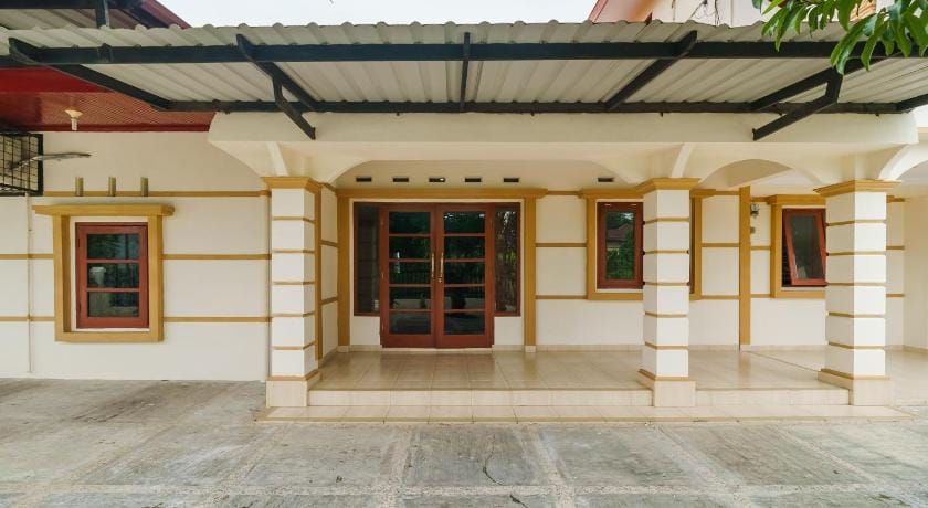 RedDoorz Syariah @ Jalan Dr Mansyur Medan Bed and Breakfast in Indonesia