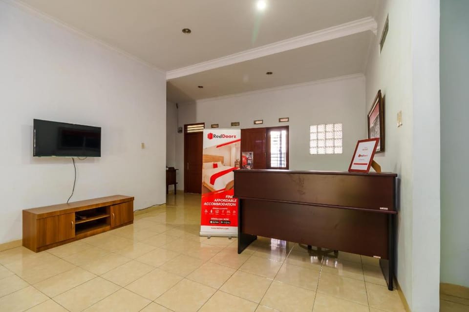 RedDoorz Syariah @ Jalan Dr Mansyur Medan Bed and Breakfast in Indonesia