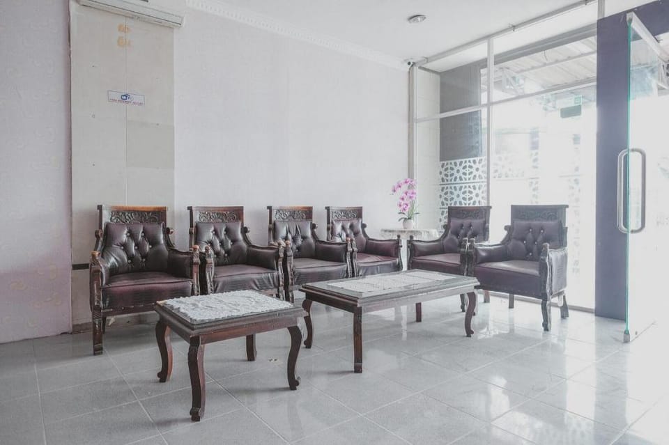 RedDoorz Plus near Istana Maimun Medan Bed and Breakfast in Indonesia