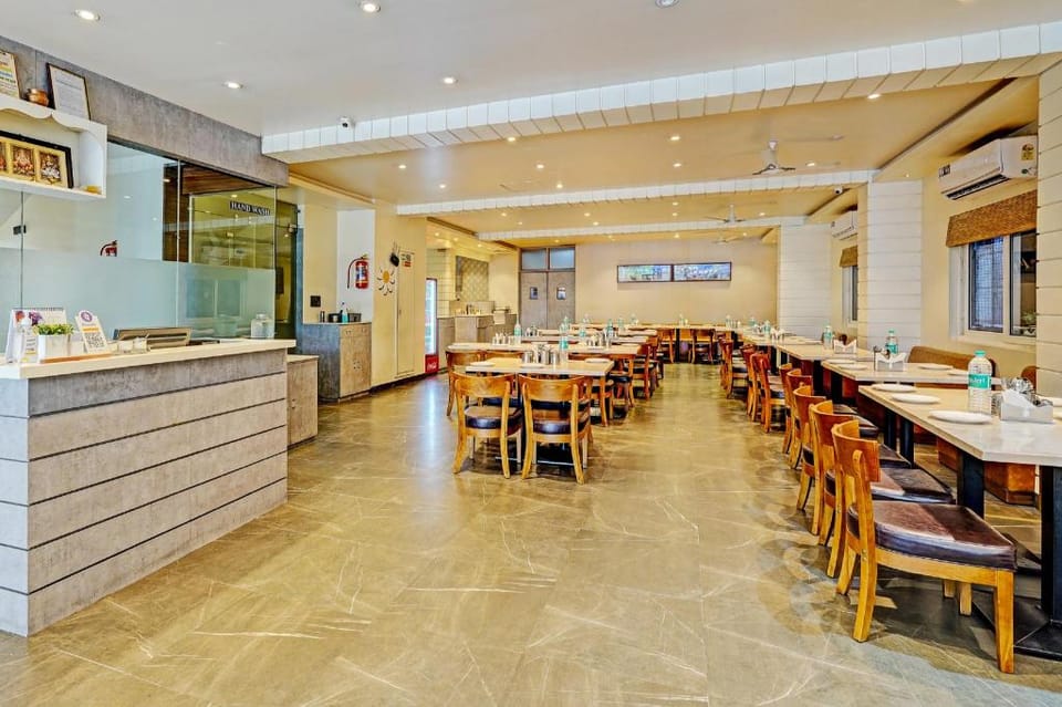 Super Townhouse OAK Clove Boutique Hotel Rajaji Nagar Near Lulu Mall Bengaluru Hotel in Bengaluru