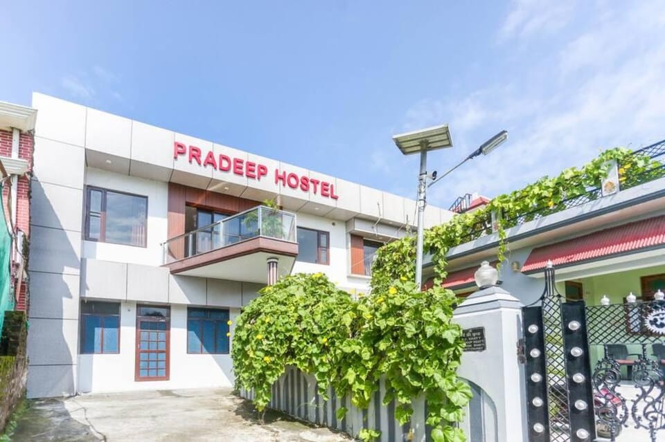 Flagship 48731 Pradeep Hostel Hotel in Uttarakhand