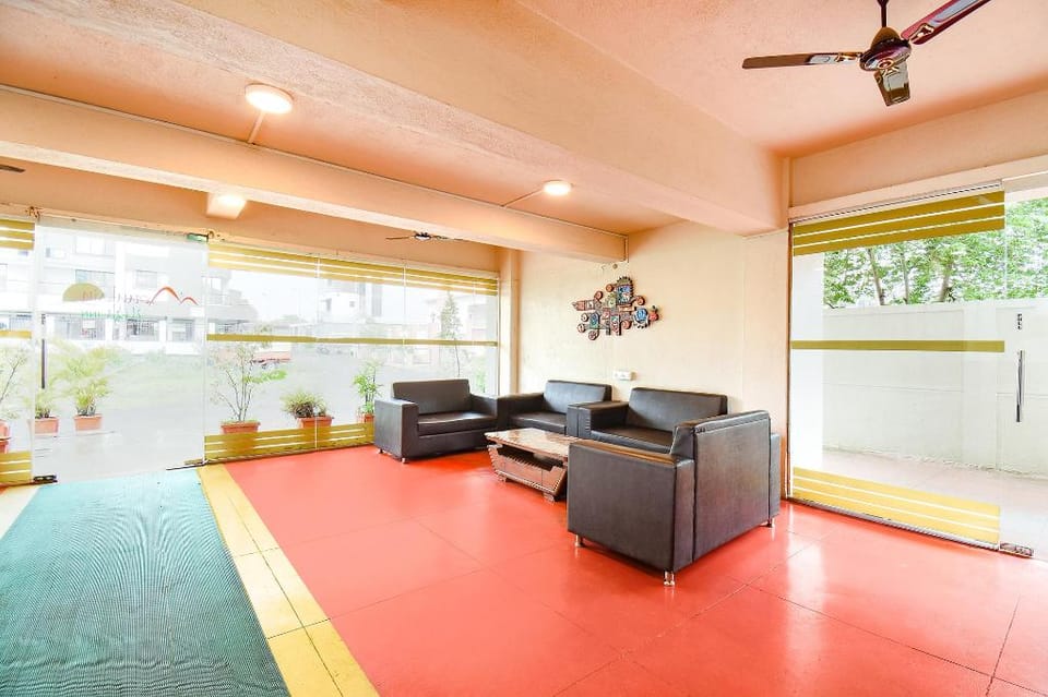 FabHotel Mountain High Inn - Nr. Lifeline Hospital Hotel in Pune