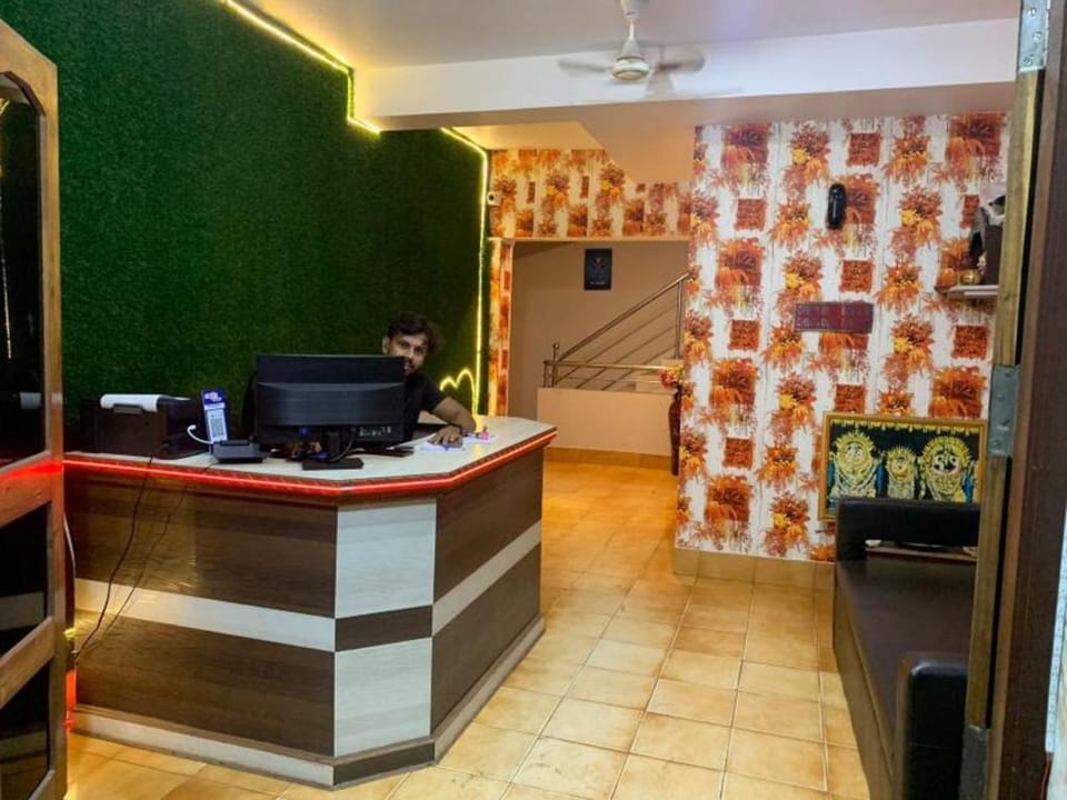 Goroomgo Premium Asish Side Sea View Room Puri Hotel in Puri