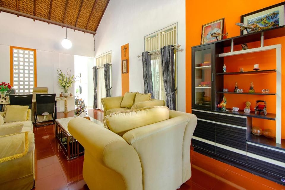 OYO 1355 Griya Wismono Homestay Hotel in Special Region of Yogyakarta