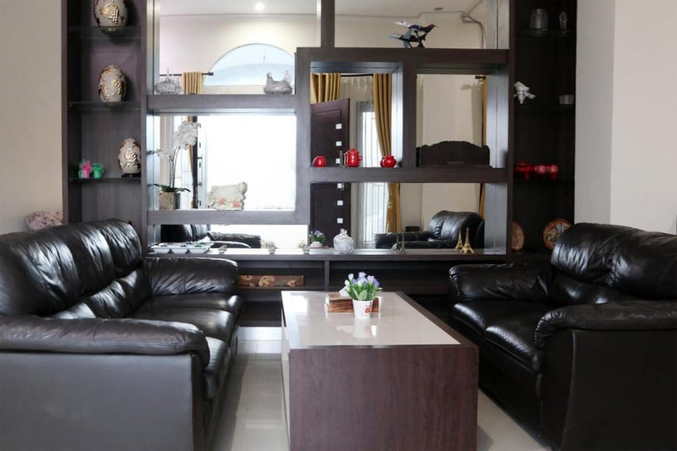 OYO 1326 Mahakam Guest House Hotel in Padang