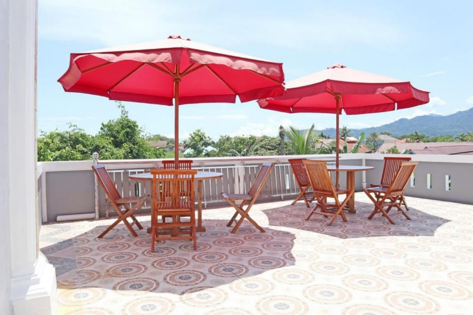 OYO 1326 Mahakam Guest House Hotel in Padang