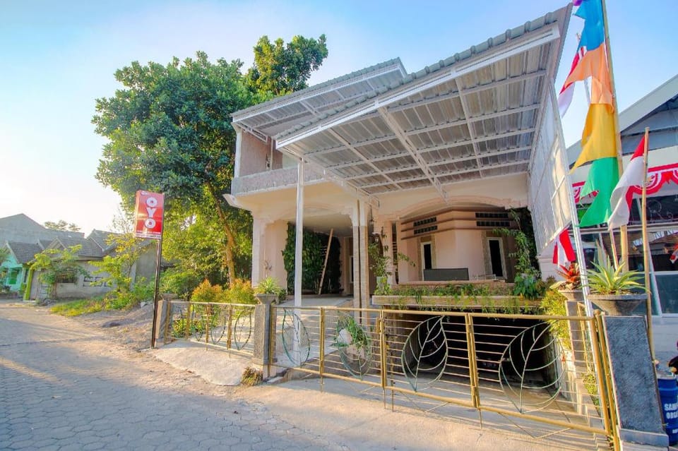 OYO 1277 Pondok Damai Syariah Hotel in Special Region of Yogyakarta