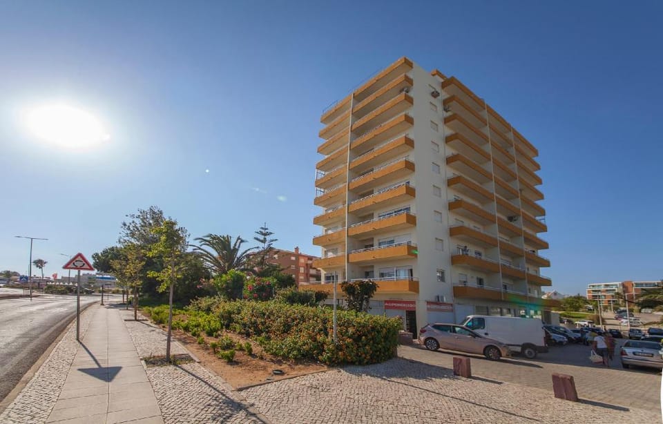 B43 - Spotless Seaview Apartment Apartment in Portimao