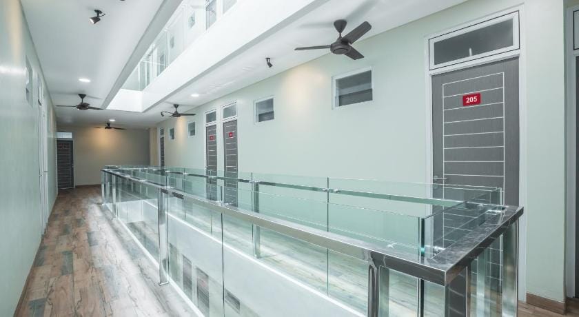 Super OYO 1487 Residence Khoe Hotel in Jakarta