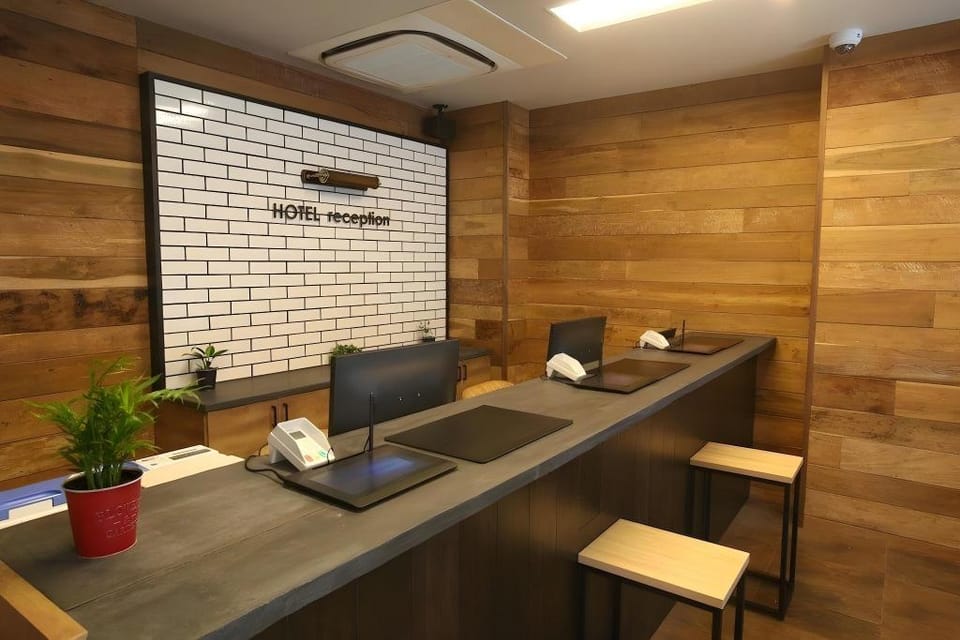 N.33 Hakata Sta. East Apartment in Fukuoka