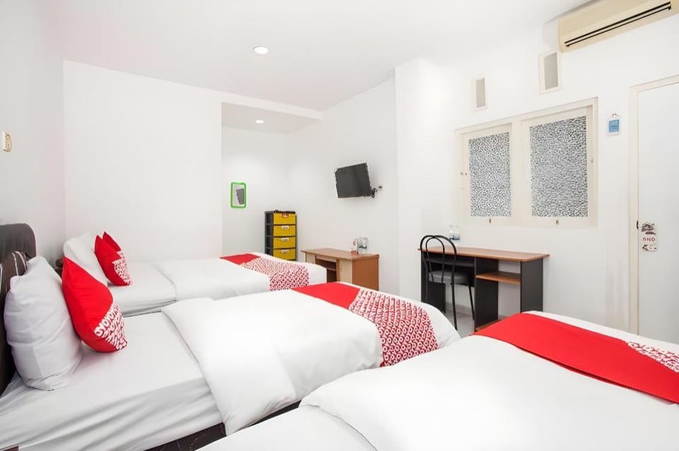 Capital O 1176 J3 Residence Syariah Hotel in East Java