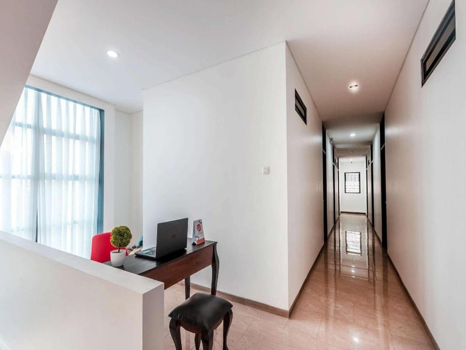 D Rhea Syariah Hotel in South Jakarta City