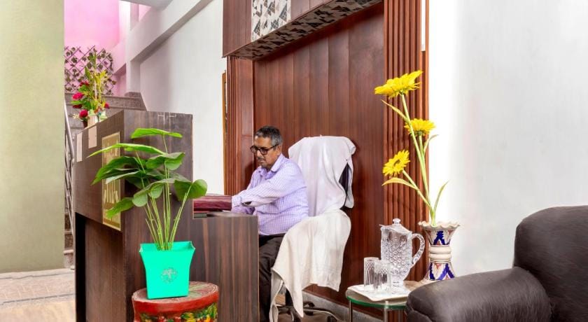 Hotel O Sunrise Inn Hotel in Noida