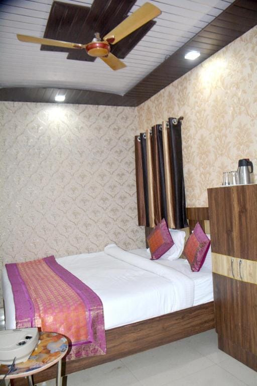 Hotel Chandra Inn Hotel in Varanasi