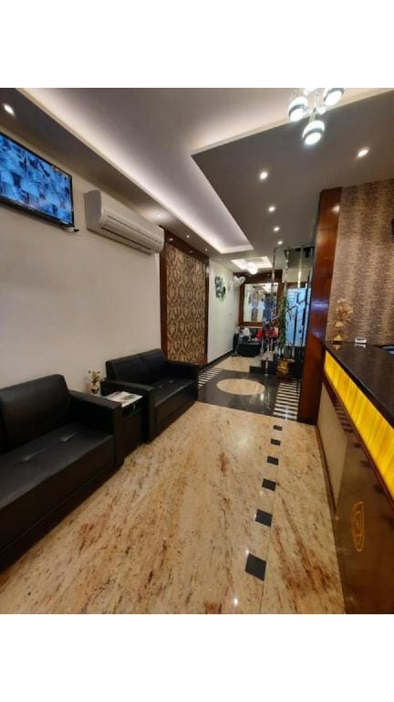 Hotel Golden Crown Hotel in Varanasi