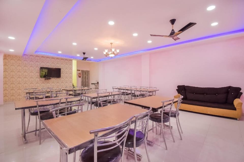 OYO Flagship Hotel Rajmahal Hotel in Jaipur