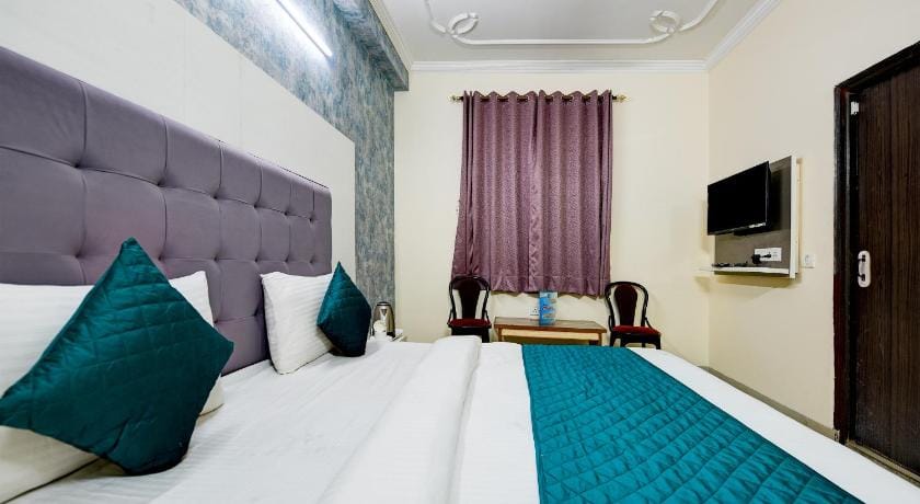 Hotel Mayank Plaza-Near IGI Airport Terminal-3 Hotel in New Delhi
