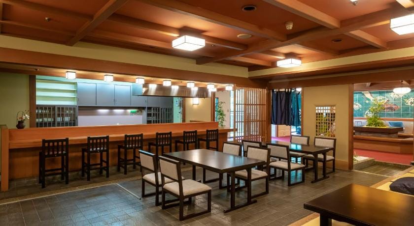 Yamanaka Onsen Hanatsubaki Ryokan in Ishikawa Prefecture
