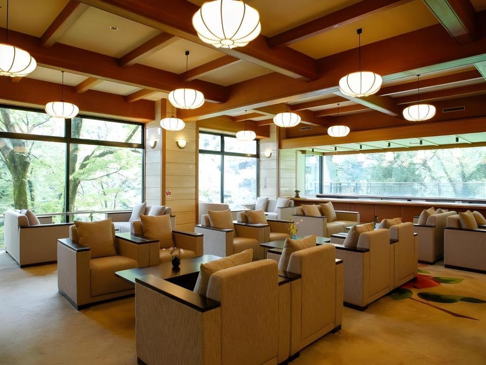 Yamanaka Onsen Hanatsubaki Ryokan in Ishikawa Prefecture