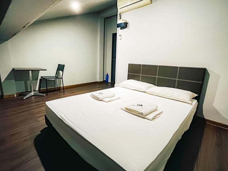 Wink @ McCallum Street Capsule hotel in Singapore