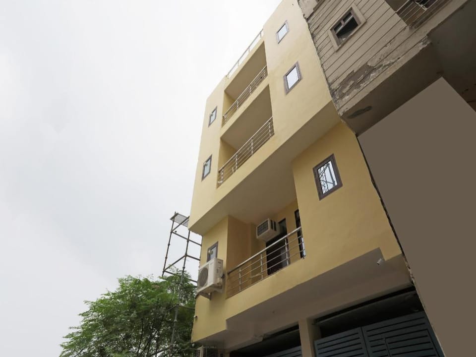 Hotel O TRIPLE CROWN Hotel in New Delhi