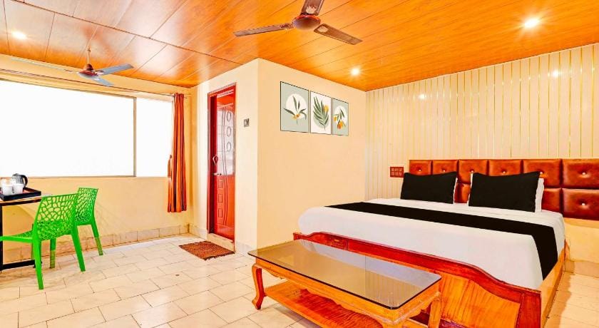 Hotel O Besant Road Hotel in Vijayawada