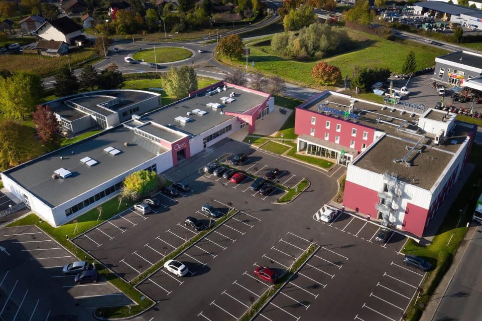 Campanile Findrol - Savoie Leman Hotel in Haute-Savoie