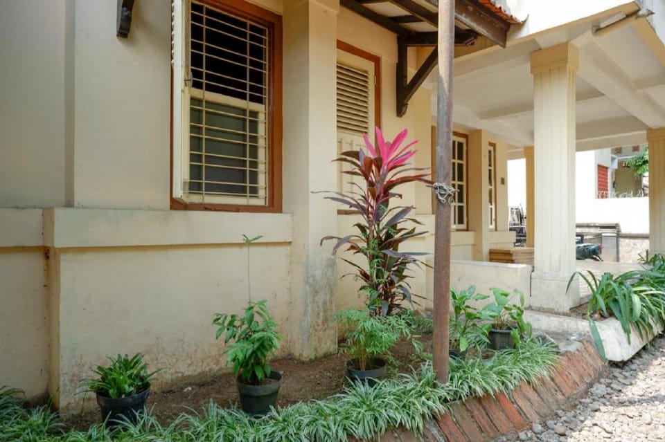 RedDoorz Syariah near Alun Alun Purwokerto Bed and Breakfast in Indonesia