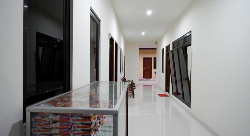 RedDoorz near Living Plaza Purwokerto Bed and Breakfast in Indonesia