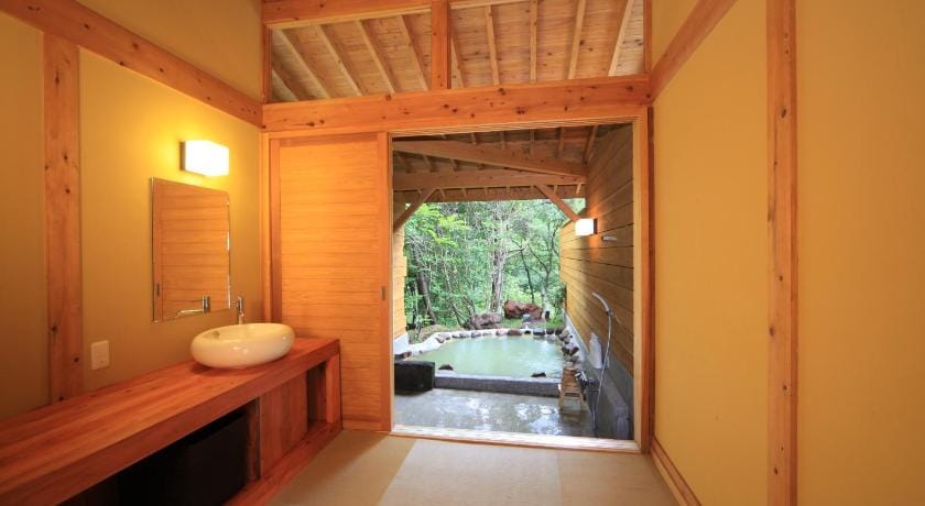 Oita Kujyu Toranoyu Ryokan in Japan